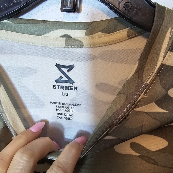 Striker Camouflage Polyester Men's T-Shirt Size Large NWOT - Picture 2 of 8